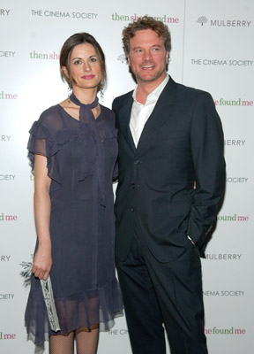 Illustration for article titled Helen Hunt Finds Birth Mother, Pretty Dress At Film Premiere